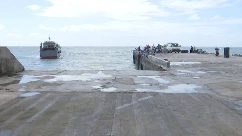 image Les petits bateaux ont toujours du mal à accoster au port de Bangoma
